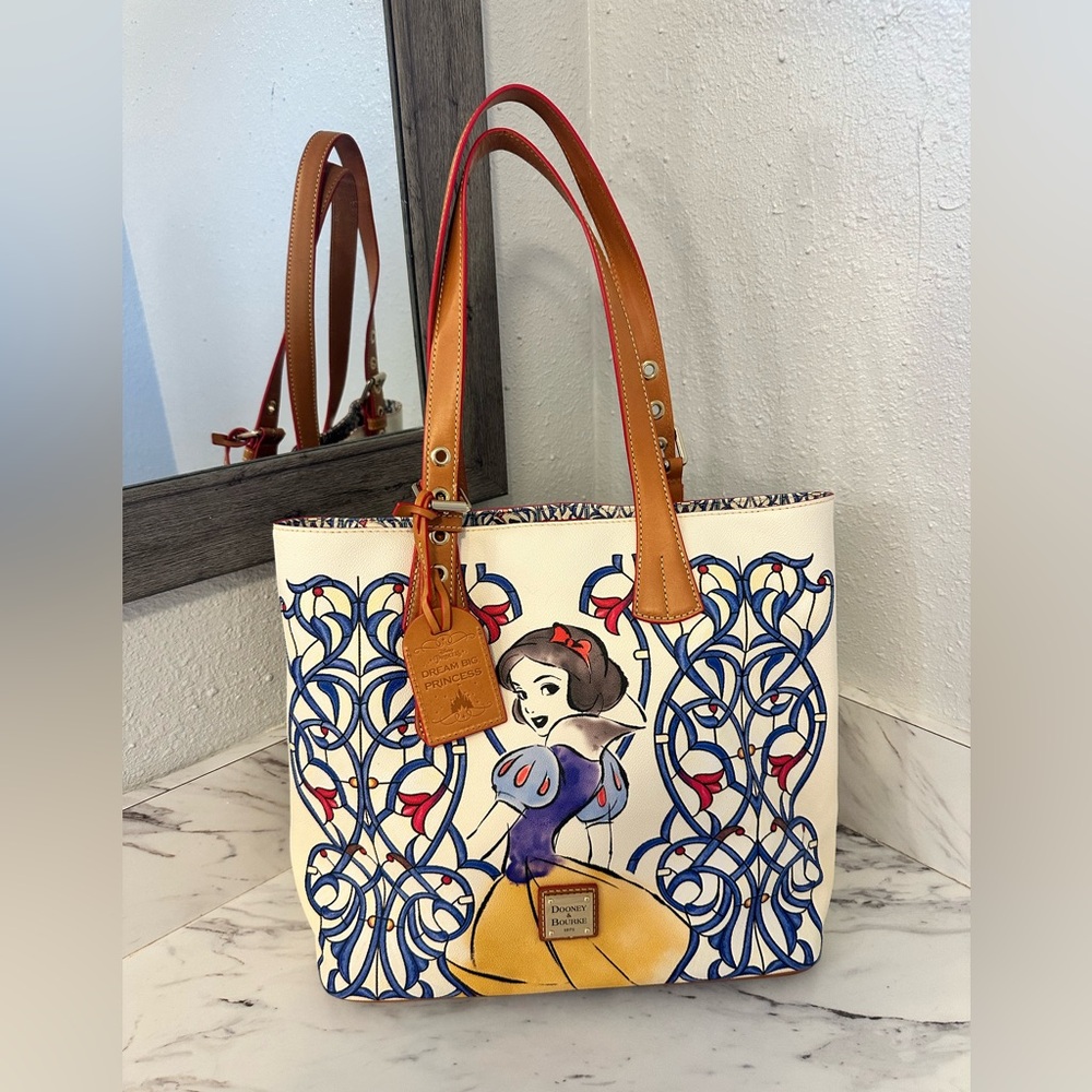 RARE Dooney and Bourke Disney Princess Snow White tote bag